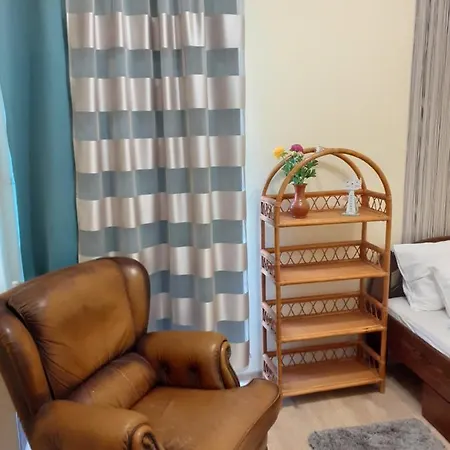 Macskafogo, Tunderi Szallas A Belvarosban * Gyor