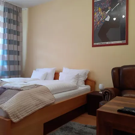 Apartment Macskafogo, Tunderi Szallas A Belvarosban *