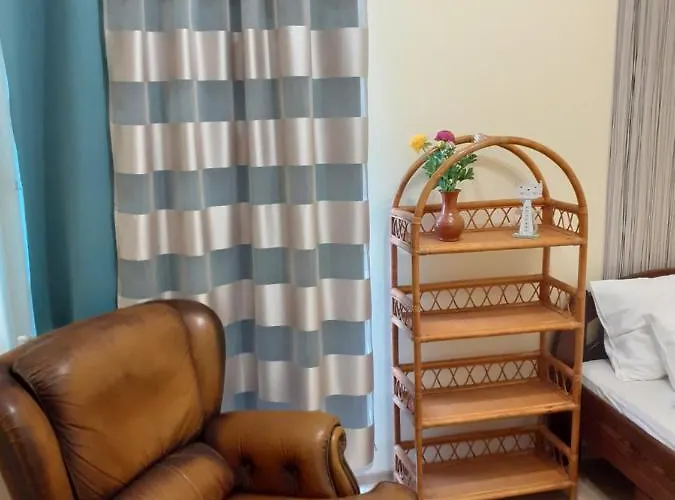 Macskafogo, Tunderi Szallas A Belvarosban * Győr