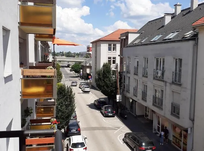 Macskafogo, Tunderi Szallas A Belvarosban * Győr